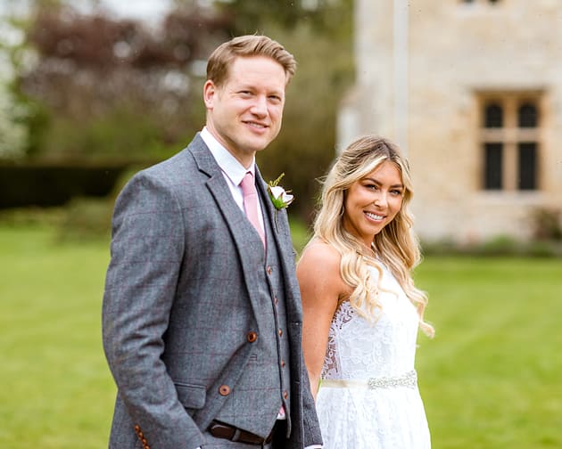 Professional photo. Description is Wedding Photography of Matt and Suzie in an Oxfordshire Village. Keywords of #formal-posed, #wedding, @Matt, @Suzie, groups, posed, wedding day, wedding-groups